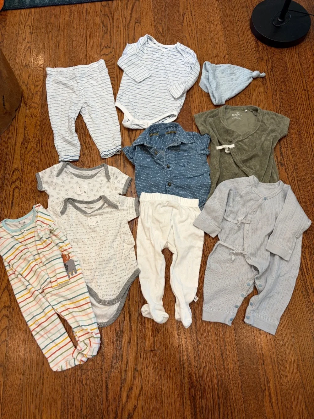 Baby Bundle - 3-6 months - Honest, Burts Bees, Oliver & Rain,‎ Mac & Moon